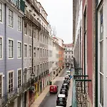 Altido Unique 1-Br Apartment In Central Chiado