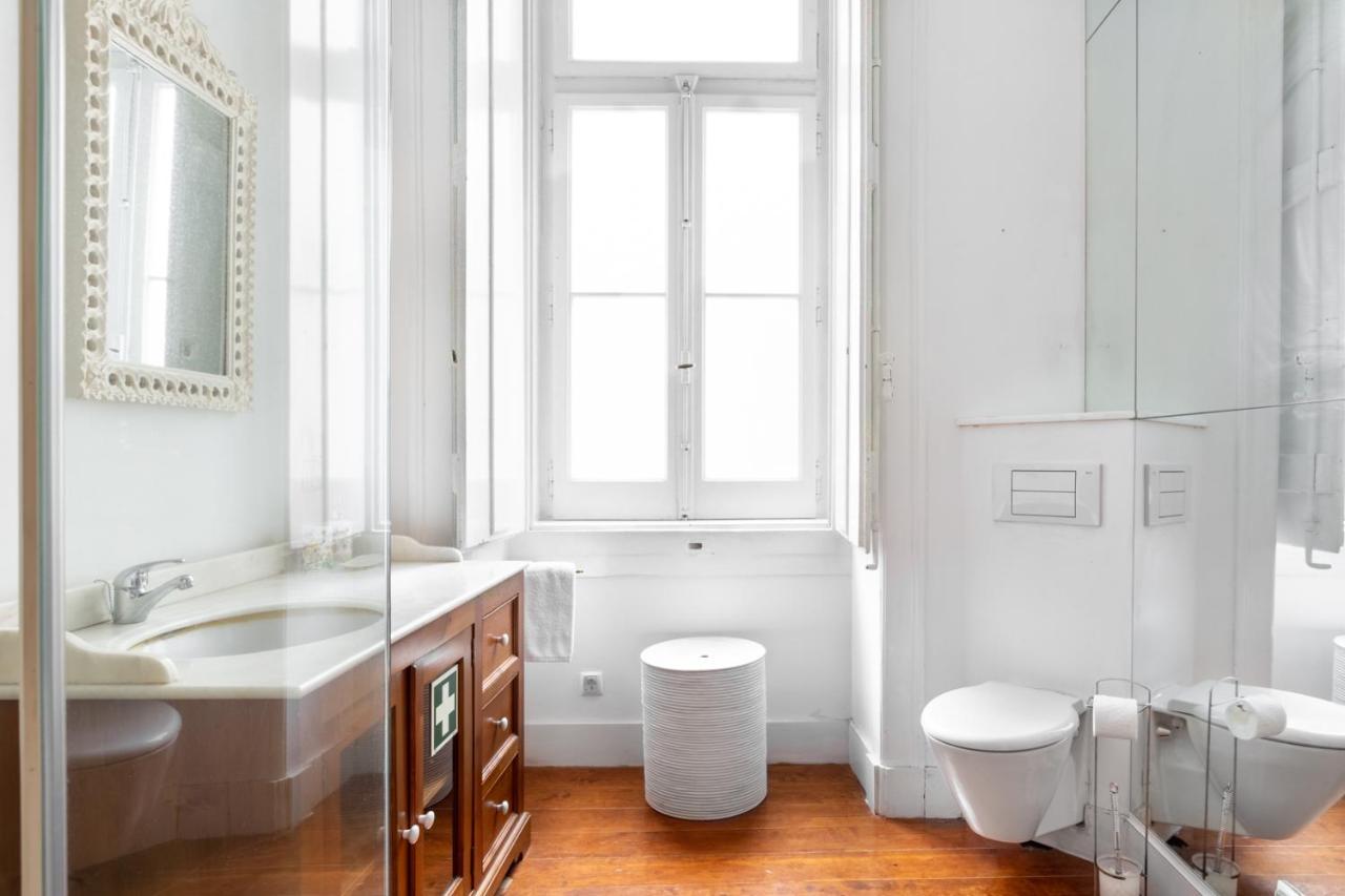 Altido Unique 1-br In Central Chiado *